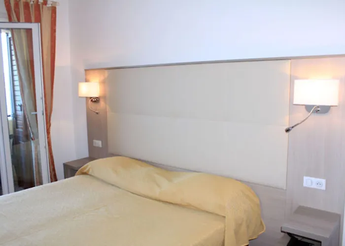 Hotell U Paradisu 3*