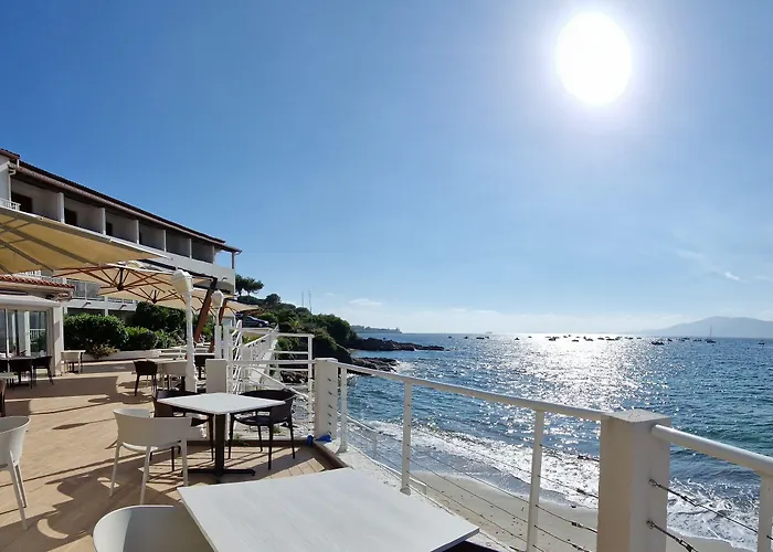 U Paradisu Hotell 3*